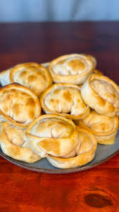 Media Docena Empanadas Jamón Queso Y Tomate